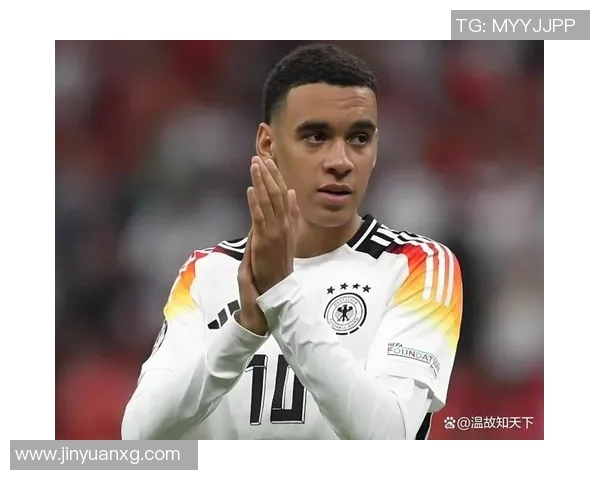 穆西亚拉的崛起之路:从青训小将到足球场上的耀眼明星